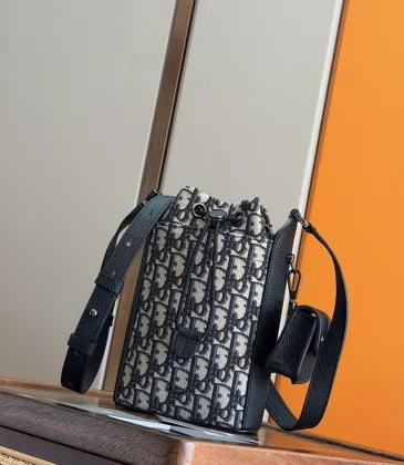 D-ior 93941 Original Version 2025 Winter Men's Bucket Bag - Black Grained Leather, Detachable Pouch (Size: 13.5x22x7cm) #A59474