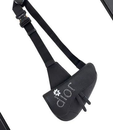 D-ior Black Leather Saddle Bag With Floral Accent And Adjustable Strap For Chic Styling #A50070