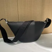 Stylish Black Fendi Sling Bag With Signature Strap And Luxe Design For Fashion Lovers size:33×18×10 #A54308 Stylish Black Fendi Sling Bag With Signature Strap And Luxe Design For Fashion Lovers size:33×18×10 #A54308