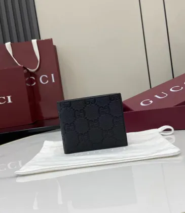 Gucci Embossed Leather Bifold Wallet: Timeless Luxury for Organized Essentials size:11×8cm #A53537 Gucci Embossed Leather Bifold Wallet: Timeless Luxury for Organized Essentials size:11×8cm #A53537