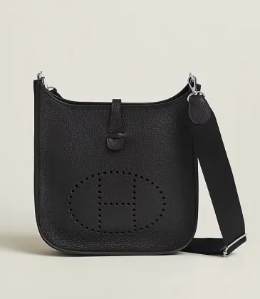 HERMES TAURILLON CLEMENCE EVELYNE III PM BLACK #999928325 HERMES TAURILLON CLEMENCE EVELYNE III PM BLACK #999928325