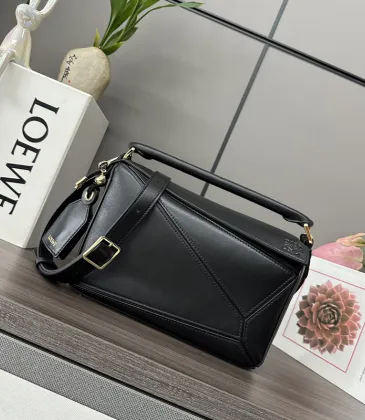 Loewe Black Leather Puzzle Bag With Geometric Design And Adjustable Strap For Modern Chic #A50043 Loewe Black Leather Puzzle Bag With Geometric Design And Adjustable Strap For Modern Chic #A50043
