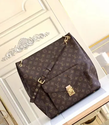 Louis Vuitton Monogram Canvas Hobo Bag With Gold Hardware And Structured Flap Design #A50803 Louis Vuitton Monogram Canvas Hobo Bag With Gold Hardware And Structured Flap Design #A50803