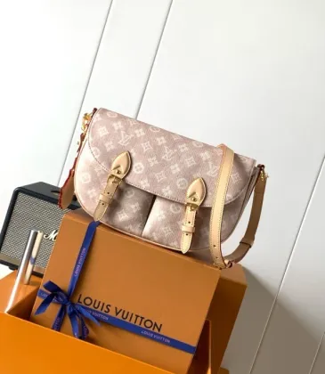 Louis Vuitton Escape LV Travels With Grace Coddington M15134 #A58373