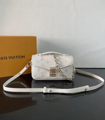 Louis Vuitton White Multicolor Monogram Crossbody Bag With Gold Lock And Chain Strap size:21×13×6cm #A54324 Louis Vuitton White Multicolor Monogram Crossbody Bag With Gold Lock And Chain Strap size:21×13×6cm #A54324