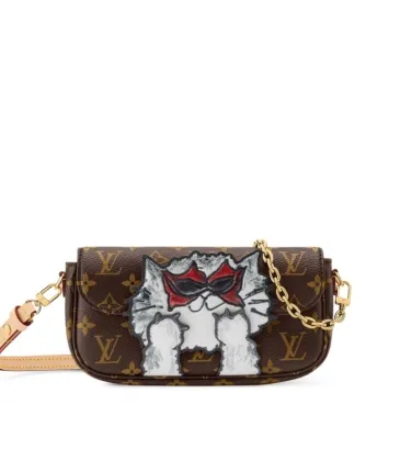 M15148 LV Travels With Grace Coddington Wallet On Chain Ivy #A56012 M15148 LV Travels With Grace Coddington Wallet On Chain Ivy #A56012