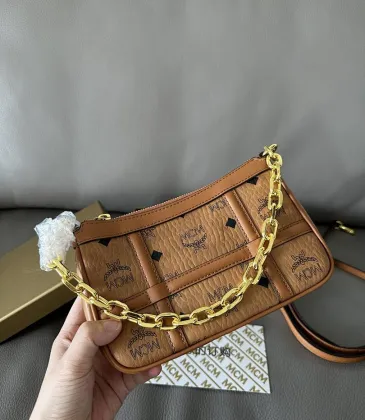 MCM Mini Crossbody Bag, Grid Pattern, Chain Strap, Style 65026 12.5 x 21.0 x 5.0cm #A61794