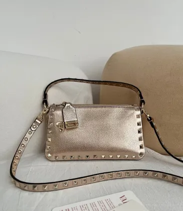 Valentino Garavani Rockstud Metallic Leather Crossbody Bag 19×13×7cm #A65015