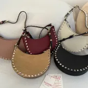 Valentino Rockstud Grainy Leather Mini Hobo Shoulder Bag 20×12×4cm #A65018