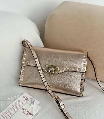 Valentino Rockstud Metallic Leather Envelope Crossbody Bag 22.5×5×16cm #A65019