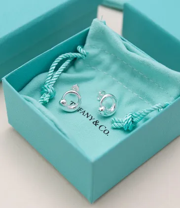 Tiffany Designer Style earrings  and  original box #A65185