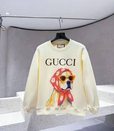 Gucci Bandana Dog Print Crewneck Sweatshirt, Cream #B67867