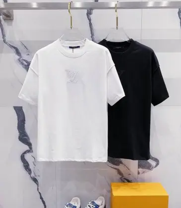 Louis Vuitton T-Shirts for AAAA Louis Vuitton T-Shirts Black/White #A46752 Louis Vuitton T-Shirts for AAAA Louis Vuitton T-Shirts Black/White #A46752