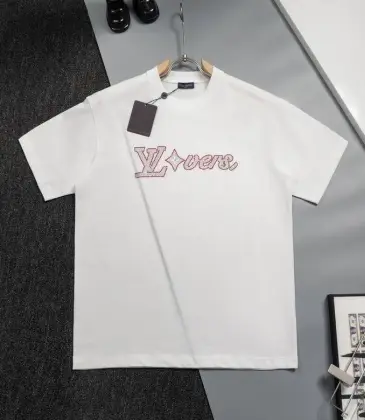 Louis Vuitton T-Shirts for AAAA Louis Vuitton T-Shirts Crew Neck Black/White #A46720 Louis Vuitton T-Shirts for AAAA Louis Vuitton T-Shirts Crew Neck Black/White #A46720
