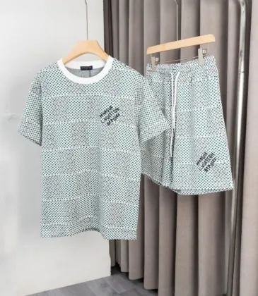 Louis Vuitton tracksuits for Louis Vuitton short tracksuits for men #A57940