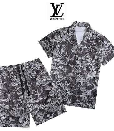 Louis Vuitton tracksuits for Louis Vuitton short tracksuits for men #A60881