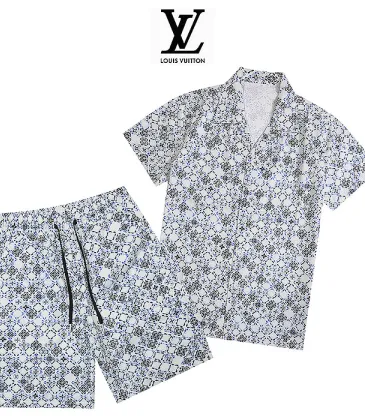 Louis Vuitton tracksuits for Louis Vuitton short tracksuits for men #A60884