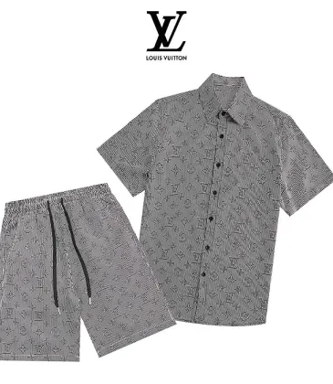 Louis Vuitton tracksuits for Louis Vuitton short tracksuits for men #A60894