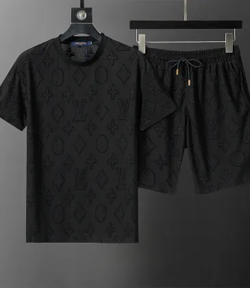Louis Vuitton tracksuits for Louis Vuitton short tracksuits for men #A61443