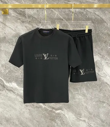 Louis Vuitton tracksuits for Louis Vuitton short tracksuits for men #A64376