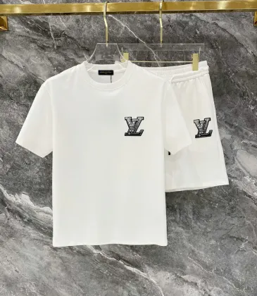 Louis Vuitton tracksuits for Louis Vuitton short tracksuits for men #A64384