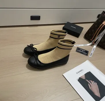 Chanel shoes for Women's Chanel Sneakers #B69521