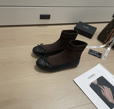 Chanel shoes for Women's Chanel Sneakers #B69523