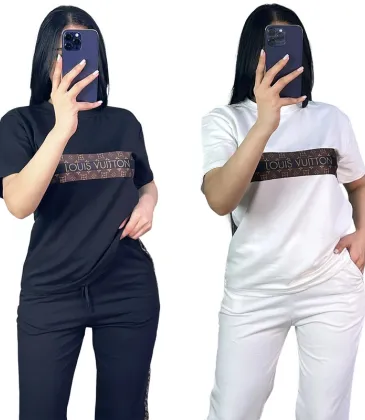Louis Vuitton Fashion Tracksuits for Women #A51031 Louis Vuitton Fashion Tracksuits for Women #A51031