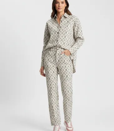 Louis Vuitton Fashion Tracksuits for Women #A58992